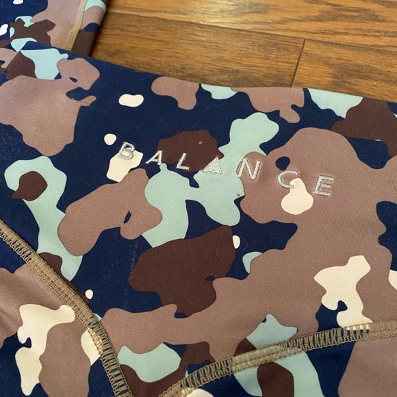 Balance Athletica camo ascend pants - Picture 2 of 4